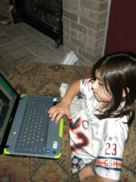 Gianna Playing Toshiba’s Satelitte L635