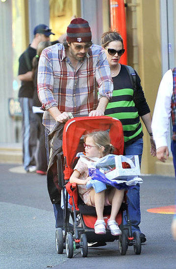 Ben-Affleck-Jennifer-Garner-Disneyland-Pictures